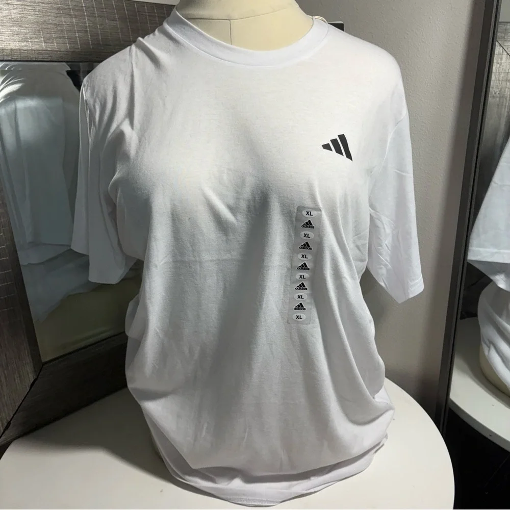 NWT Adidas men’s size X-Large t-shirt
